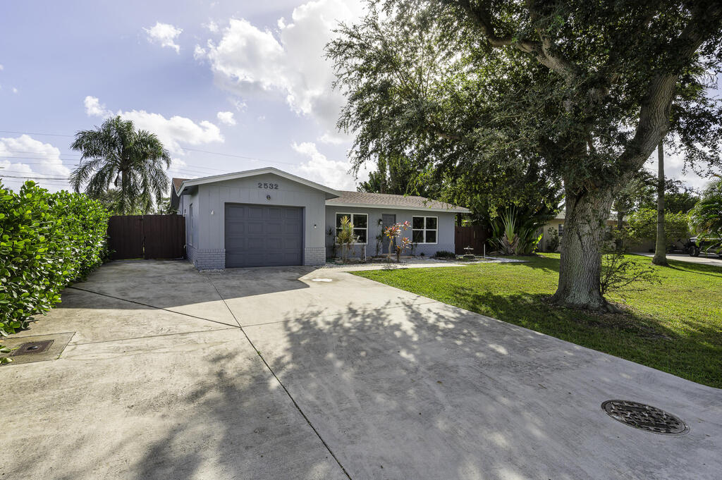 2532 11th Court, Boynton Beach, FL 33426