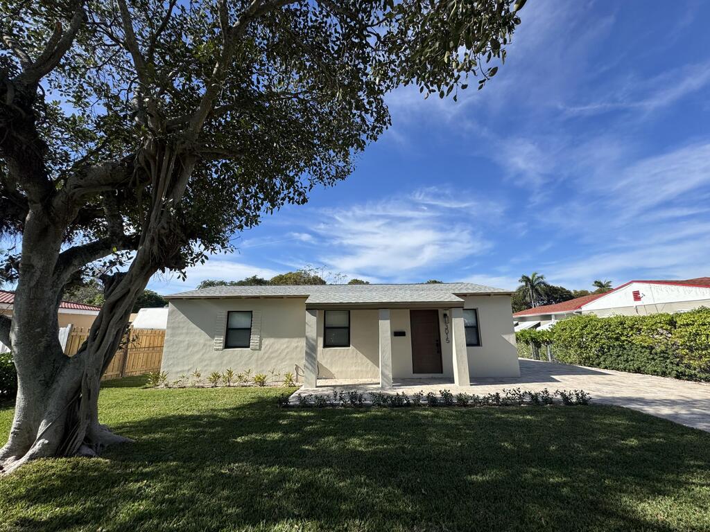 3015 Robert Road, West Palm Beach, FL 33405