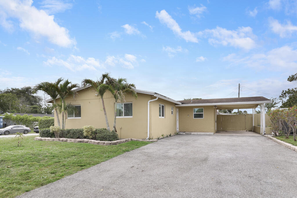 827 Caroline Avenue, West Palm Beach, FL 33413