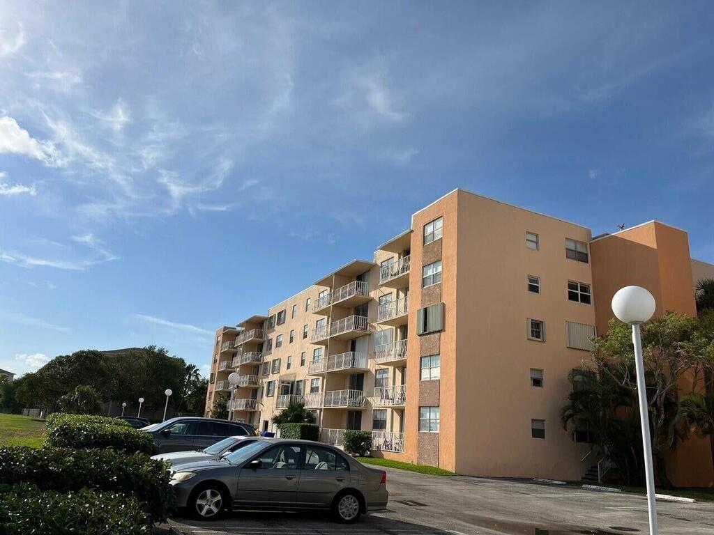 480 Executive Center Drive, West Palm Beach, FL 33401