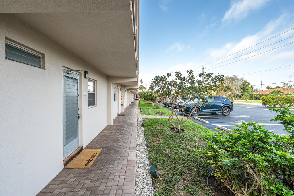 230 26th Avenue, Boynton Beach, FL 33435
