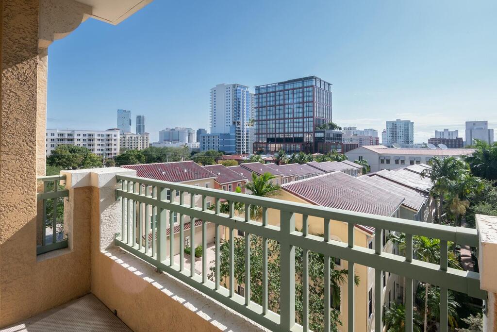 403 Sapodilla Avenue, West Palm Beach, FL 33401