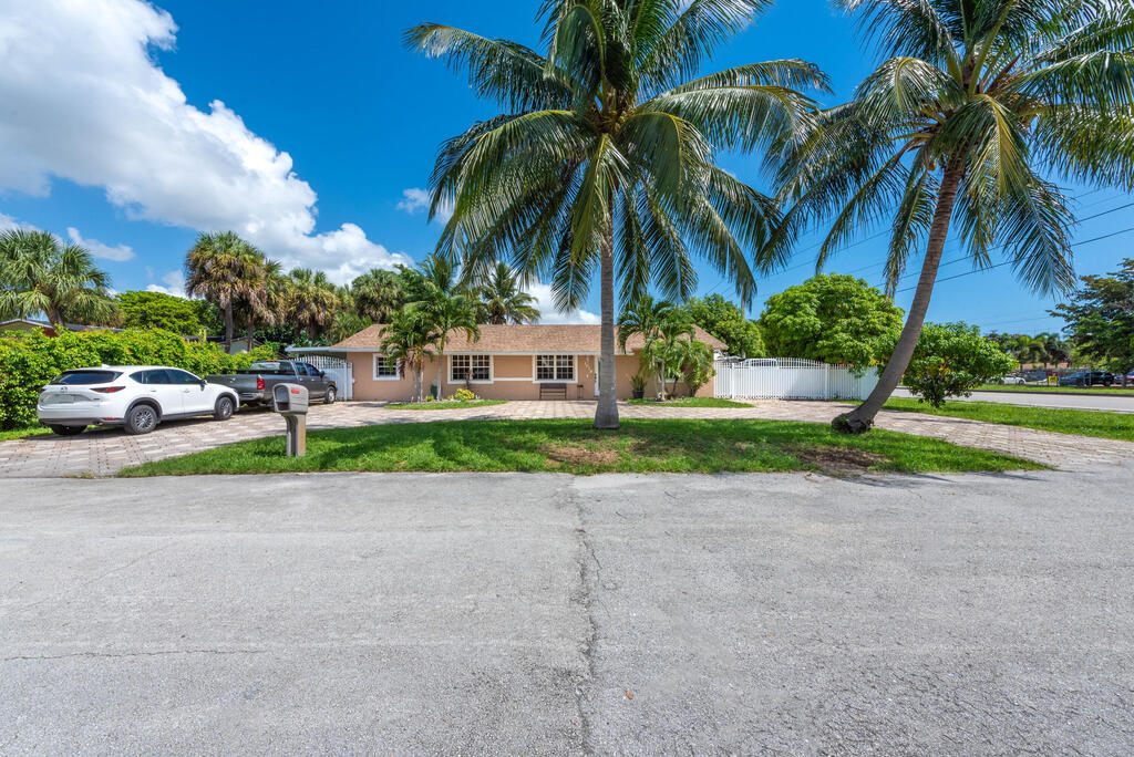 3019 Indian Trail, Lake Worth, FL 33462