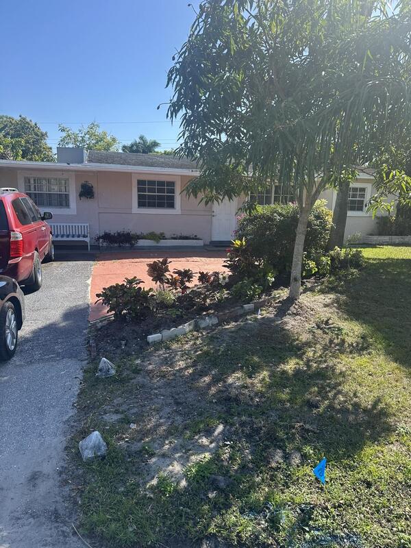 916 Caroline Avenue, West Palm Beach, FL 33413