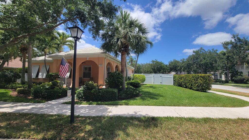 2584 Community Drive, Jupiter, FL 33458