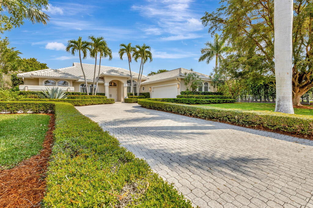 2465 Chesapeake Circle, West Palm Beach, FL 33409
