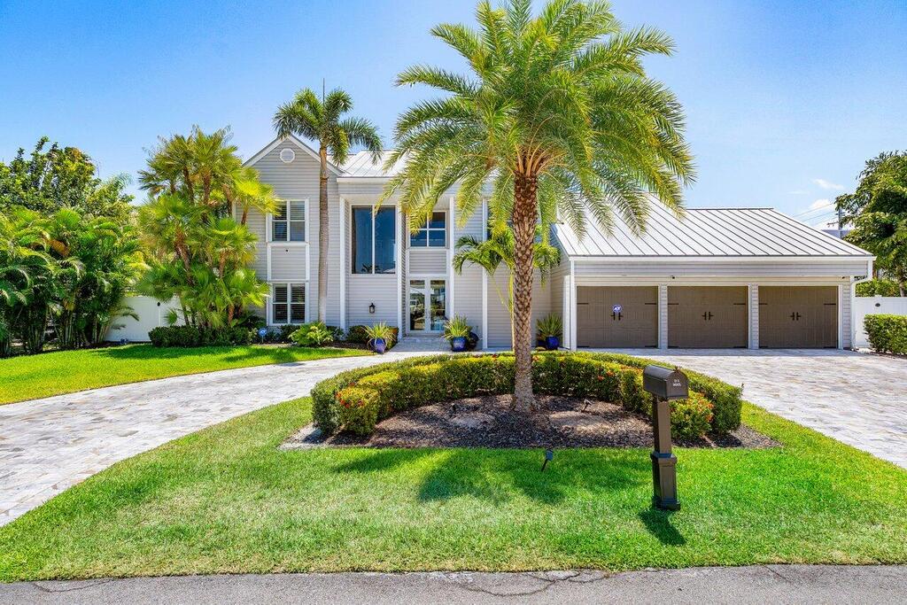 910 Jasmine Drive, Delray Beach, FL 33483