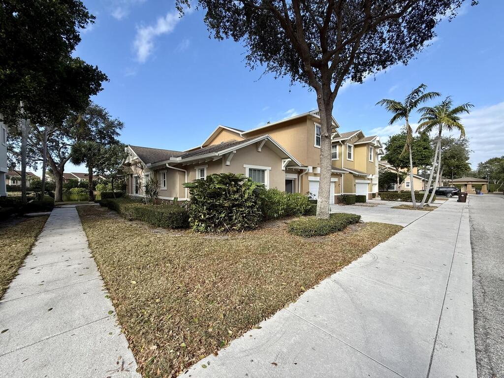 963 Marina Del Ray Lane, West Palm Beach, FL 33401