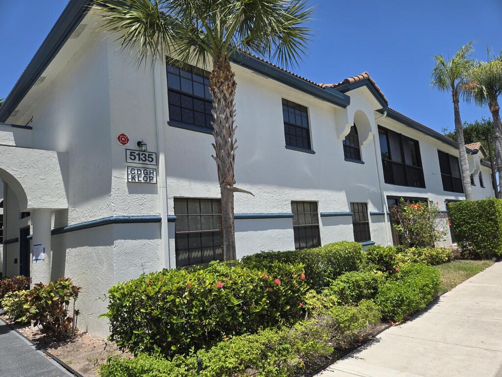 5135 Floria Drive, Boynton Beach, FL 33437
