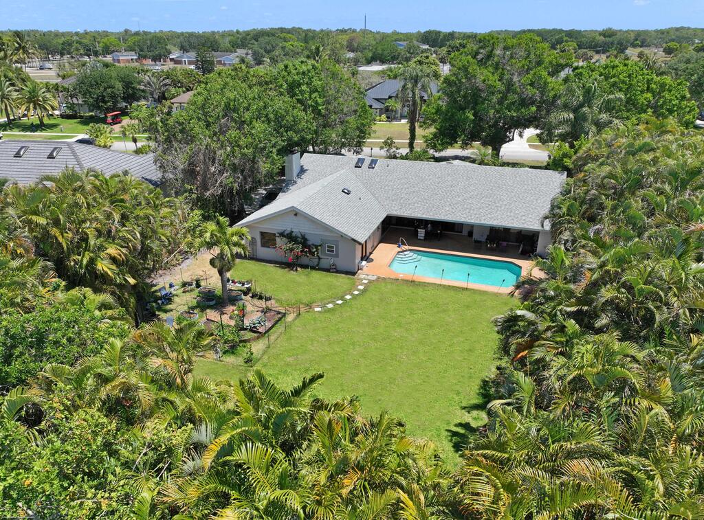 15365 Meadow Wood Drive, Wellington, FL 33414
