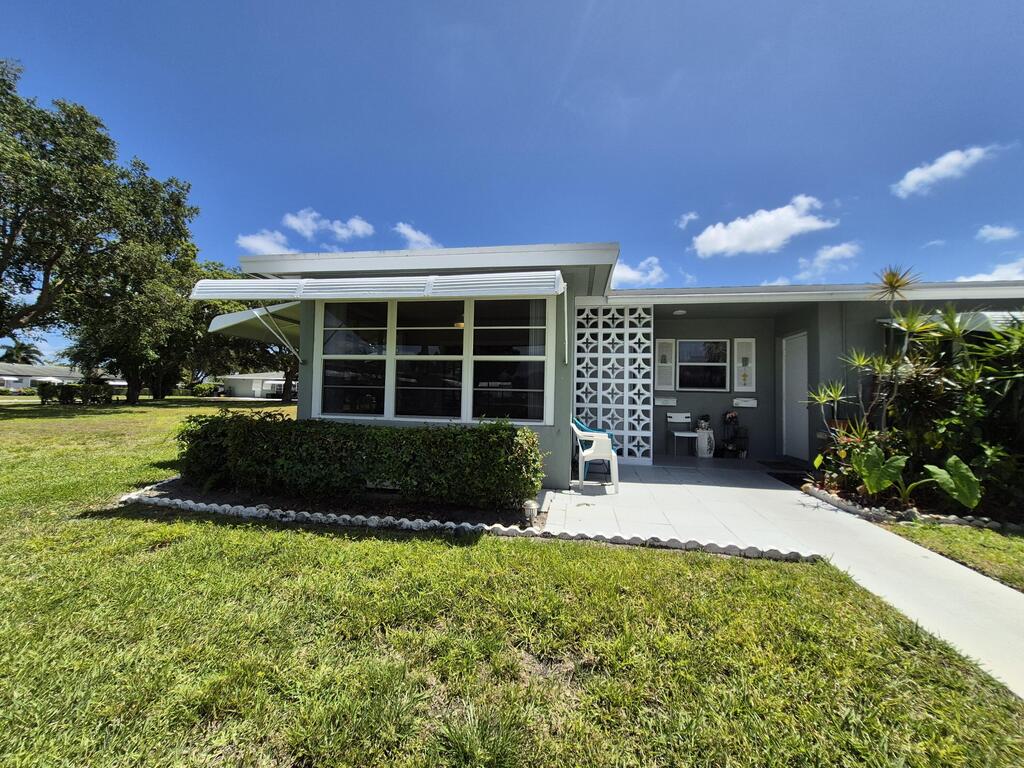 910 South Drive, Delray Beach, FL 33445