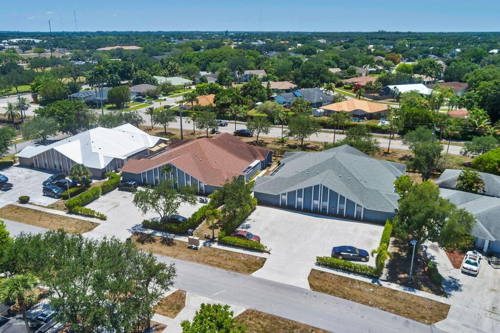 13908 Folkestone Circle, Wellington, FL 33414