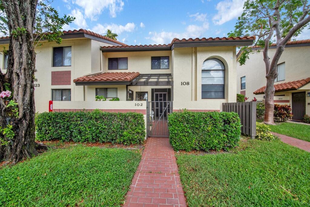10223 Circle Lake Drive, Boynton Beach, FL 33437