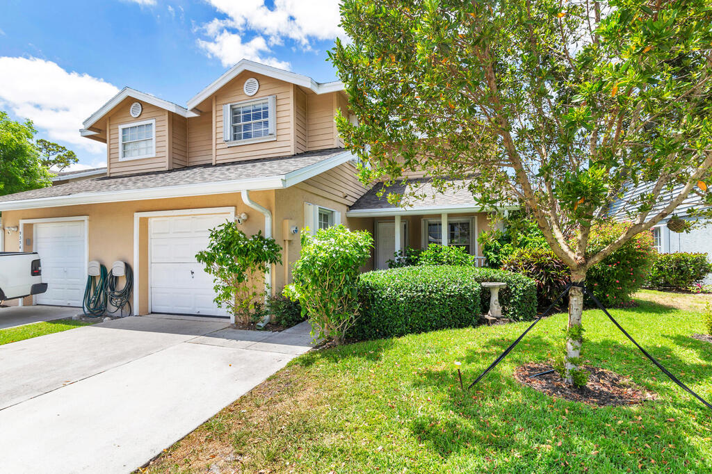 935 Honeytree Lane, Wellington, FL 33414