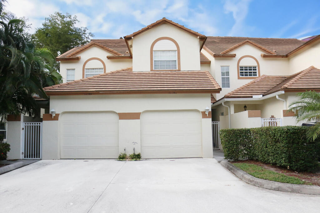 12582 Shoreline Drive, Wellington, FL 33414