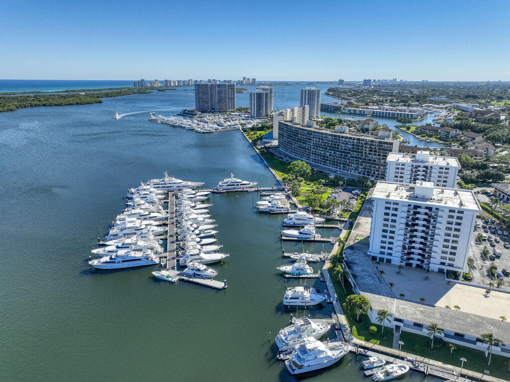 1208 Marine Way, North Palm Beach, FL 33408