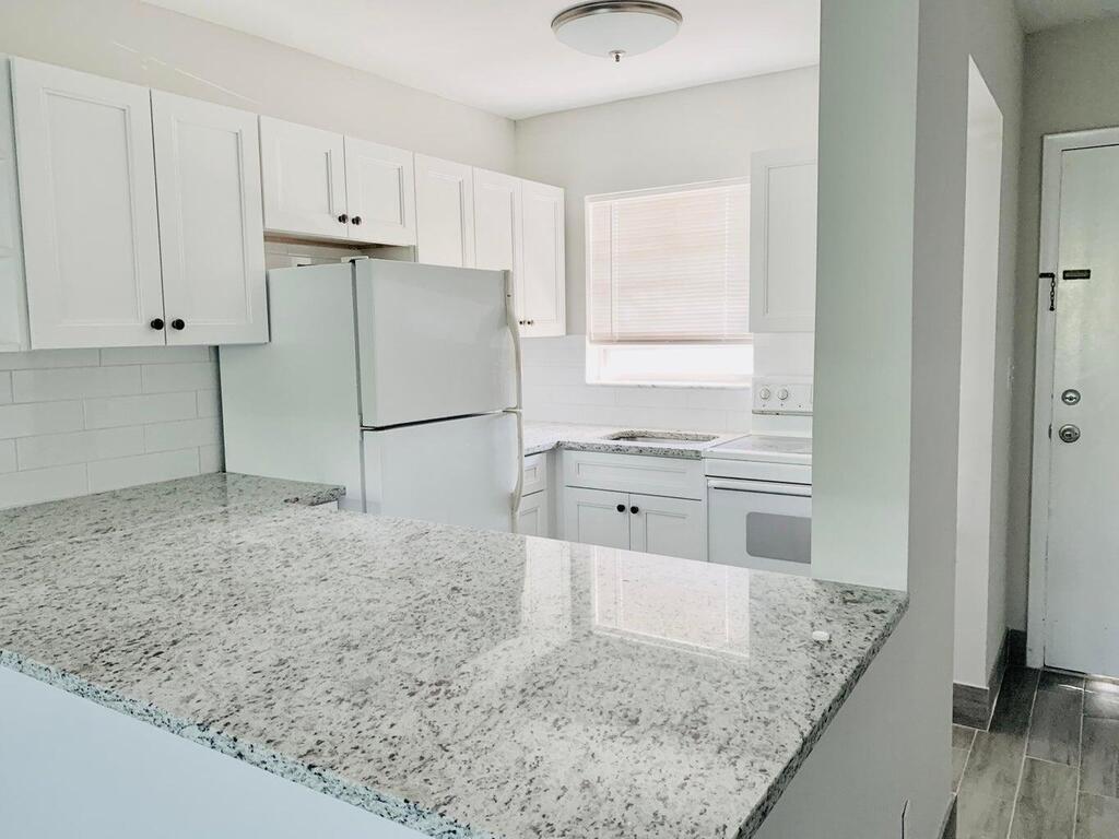 1113 Lake Terrace , Boynton Beach, FL 33426
