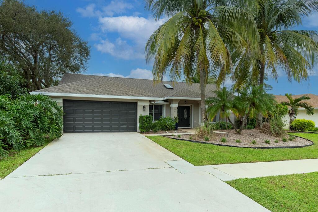1741 Grantham Drive, Wellington, FL 33414