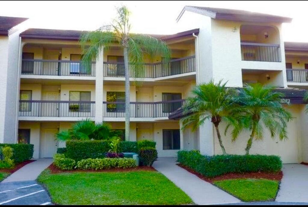 10173 Mangrove Drive, Boynton Beach, FL 33437