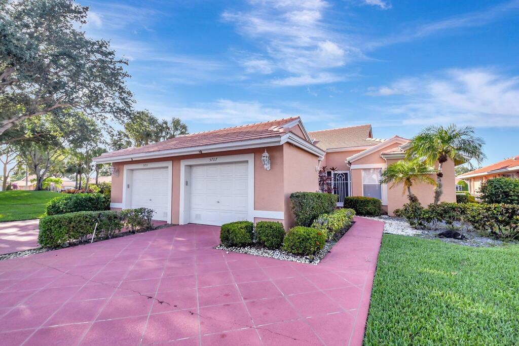 5707 Royal Lake Circle, Boynton Beach, FL 33437