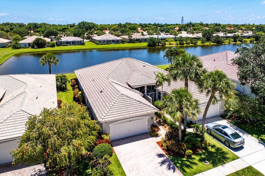 10601 Royal Caribbean Circle, Boynton Beach, FL 33437