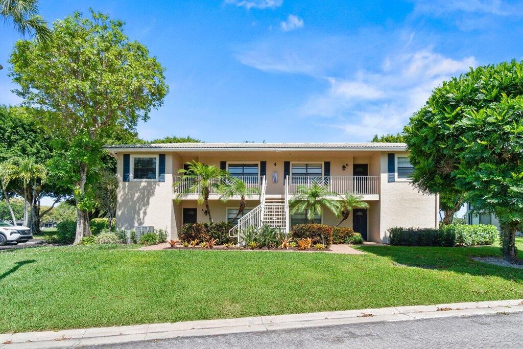 4 Stratford Drive, Boynton Beach, FL 33436