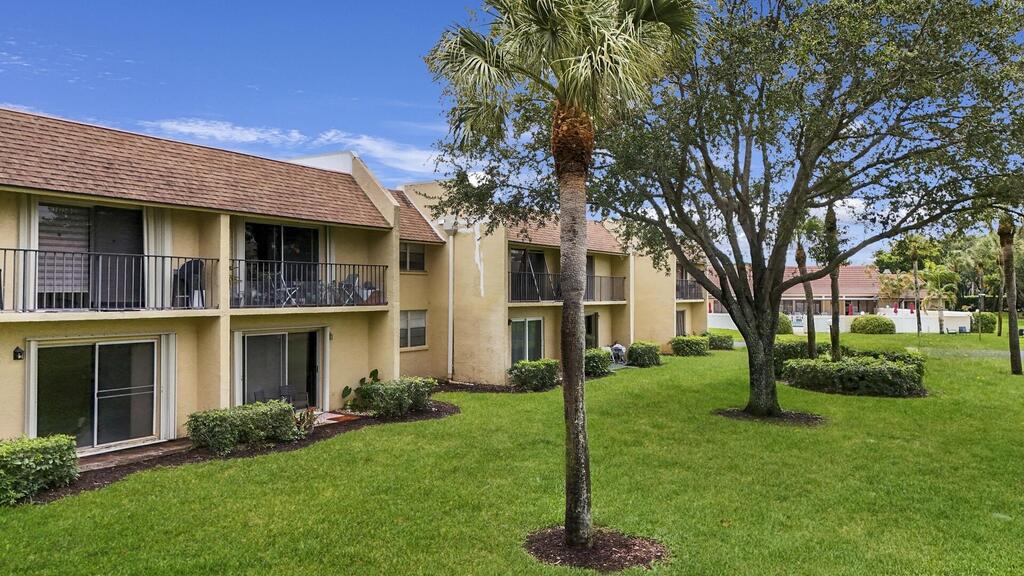 2905 22nd Avenue, Delray Beach, FL 33445