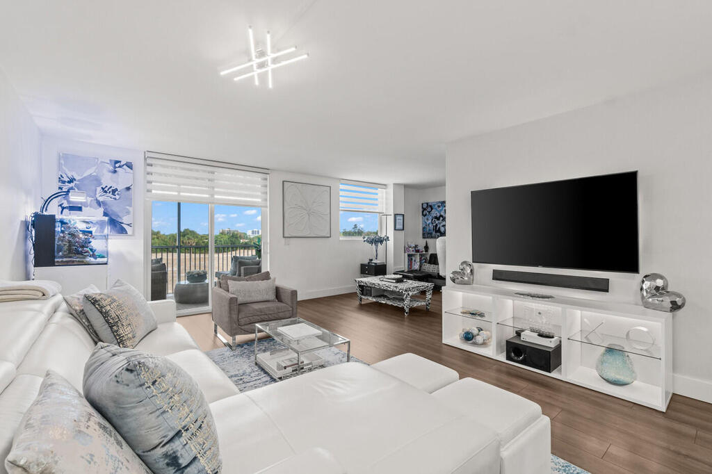 5500 2nd Avenue, Boca Raton, FL 33487