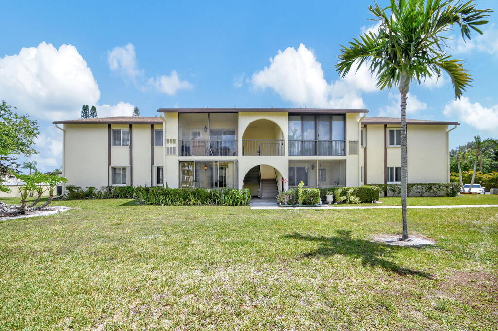 3531 Tall Pine Way, Greenacres, FL 33463