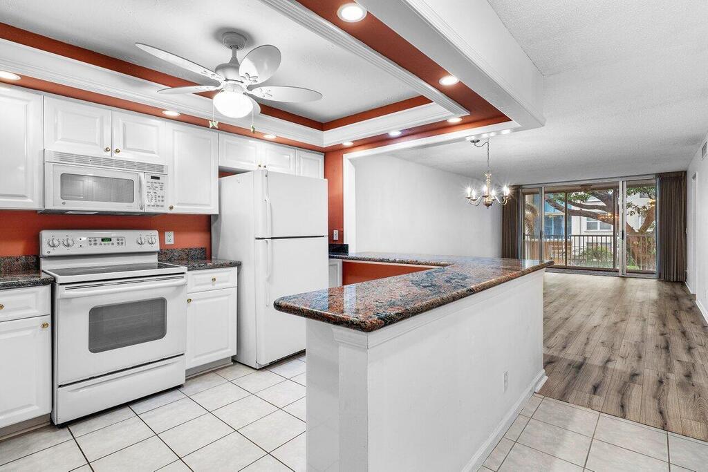 2008 Federal Highway, Boynton Beach, FL 33435