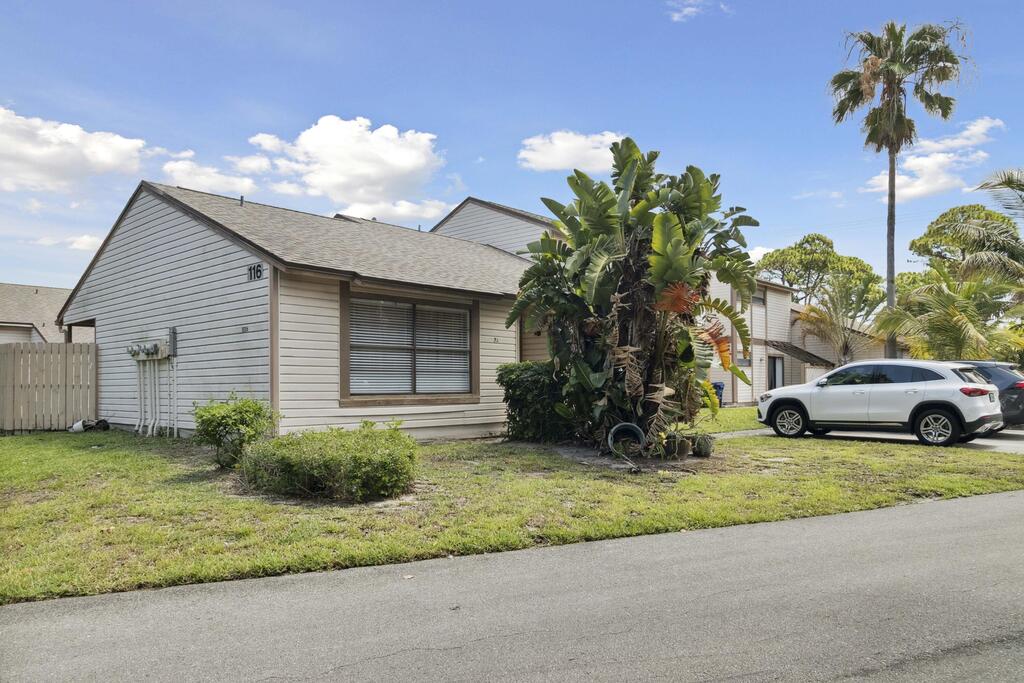 116 Sherwood Circle, Jupiter, FL 33458