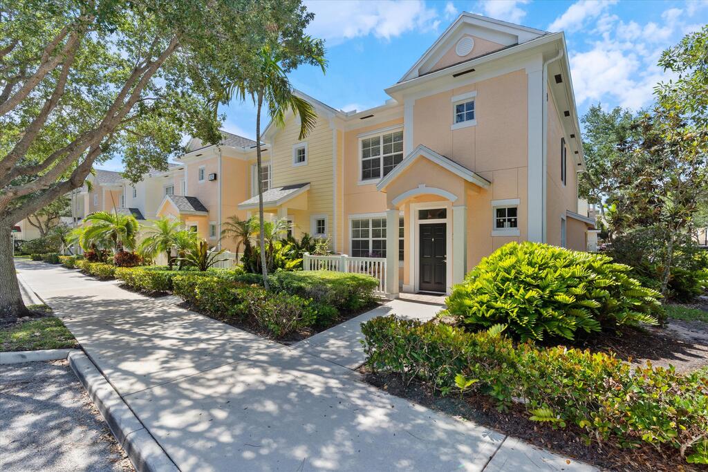 826 Dakota Drive, Jupiter, FL 33458