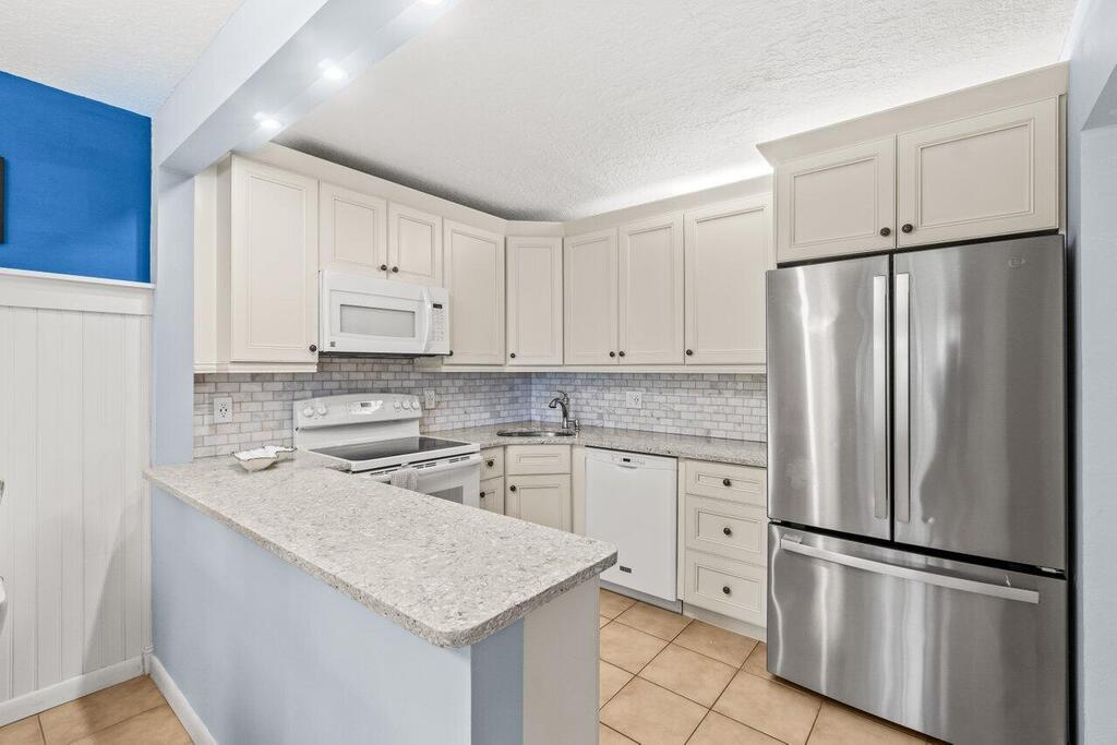 234 Pine Hov Circle, Greenacres, FL 33463