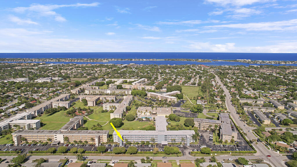 2400 1st Lane, Boynton Beach, FL 33435
