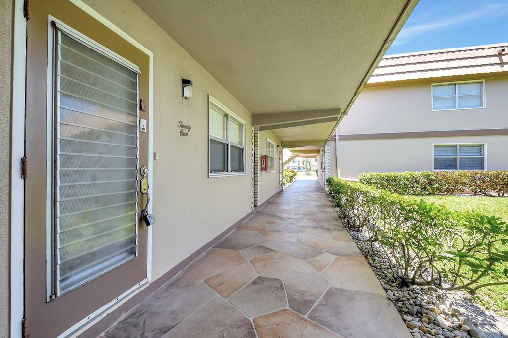 21 Brittany A , Delray Beach, FL 33446