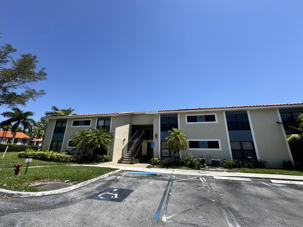 1453 Lake Crystal Drive, West Palm Beach, FL 33411