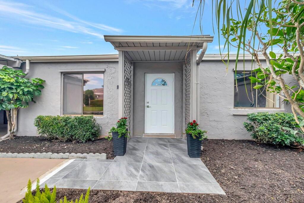14820 Wildflower Lane, Delray Beach, FL 33446