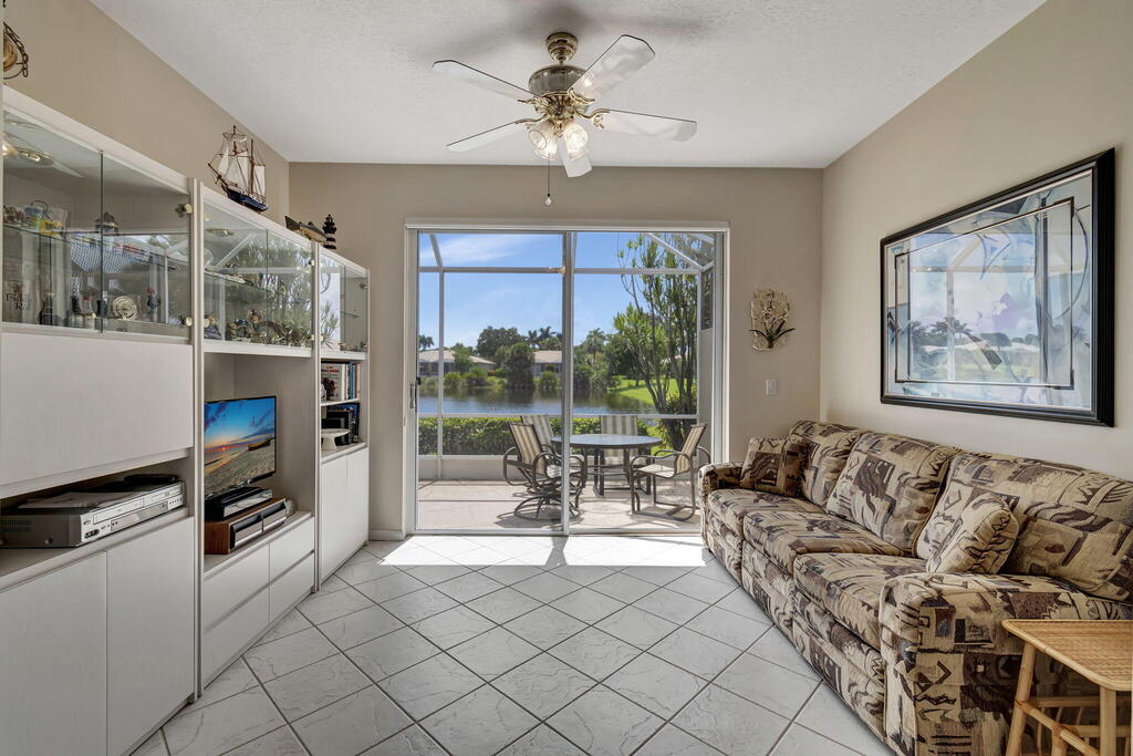 10545 Royal Caribbean Circle, Boynton Beach, FL 33437