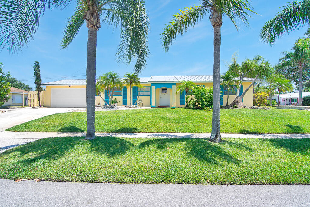 360 Saturn Avenue, Tequesta, FL 33469
