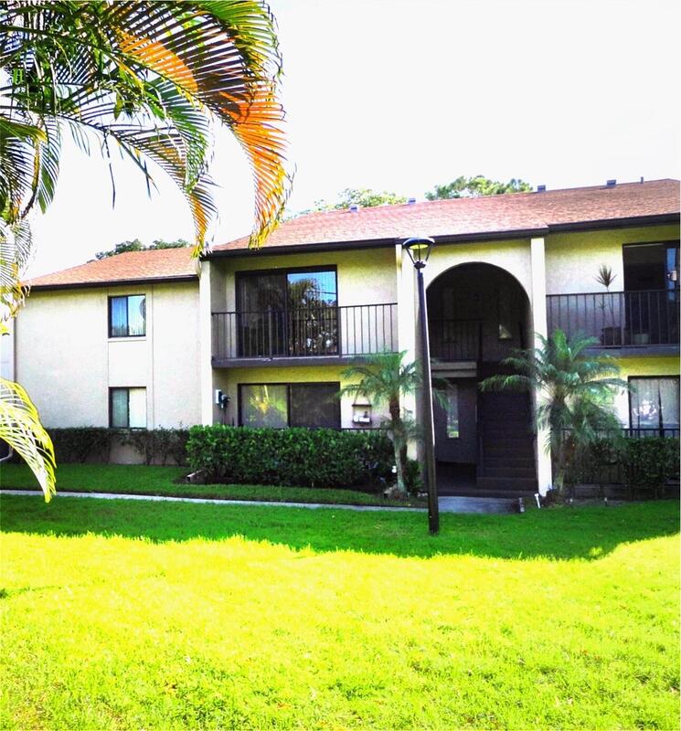 514 Shady Pine Way, Greenacres, FL 33415