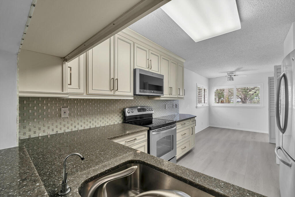 15244 Lakes Of Delray Boulevard, Delray Beach, FL 33484