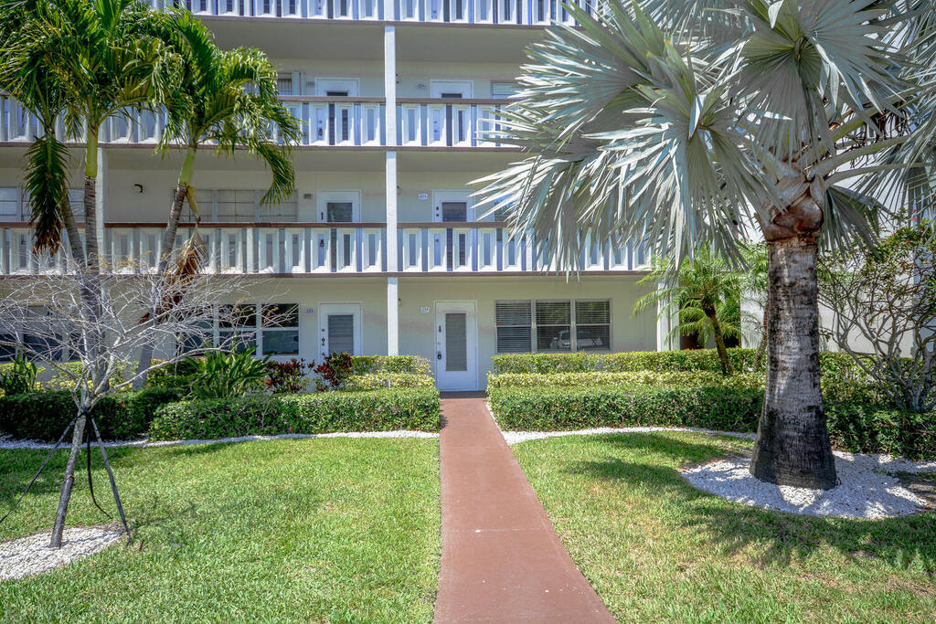 134 Southampton , West Palm Beach, FL 33417