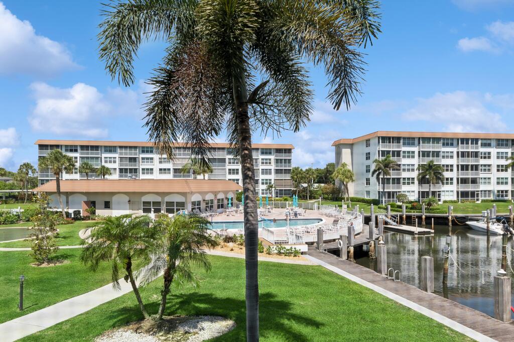 911 Gardenia Drive, Delray Beach, FL 33483