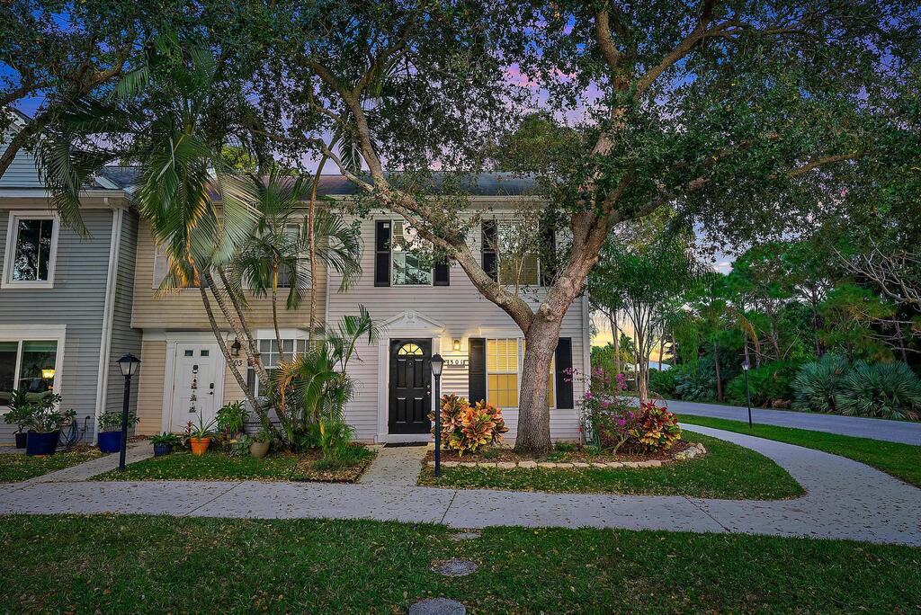 301 Georgian Park Drive, Jupiter, FL 33458