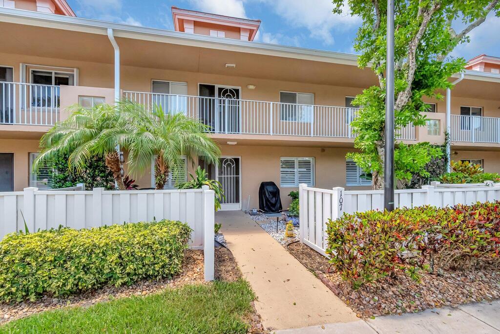 5914 Regal Glen Drive, Boynton Beach, FL 33437
