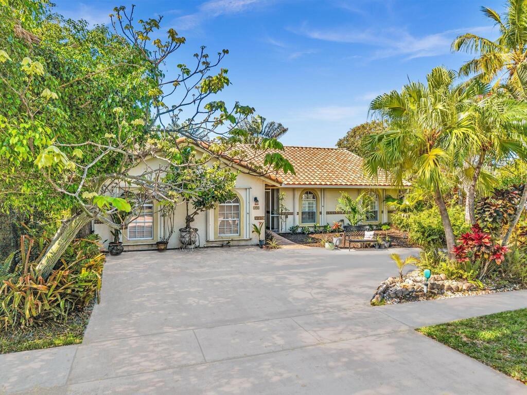 498 Oregon Lane, Boca Raton, FL 33487