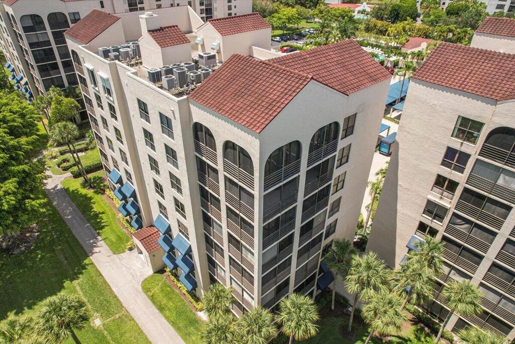 7572 Regency Lake Drive, Boca Raton, FL 33433