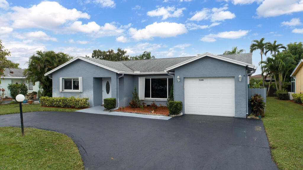 7355 Pine Forest Circle, Lake Worth, FL 33467