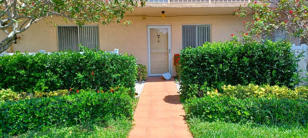 6865 Huntington Lane, Delray Beach, FL 33446