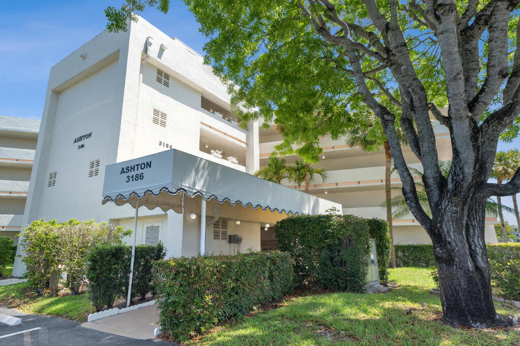 3186 Via Poinciana , Lake Worth, FL 33467